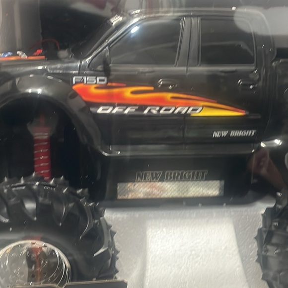 New Bright Remote Control Car - Picture 2 of 10